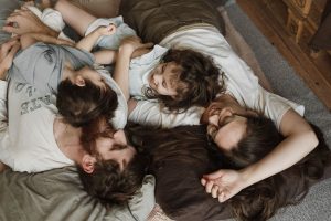 Lire la suite à propos de l’article À quel âge parler de sexualité avec son enfant ?